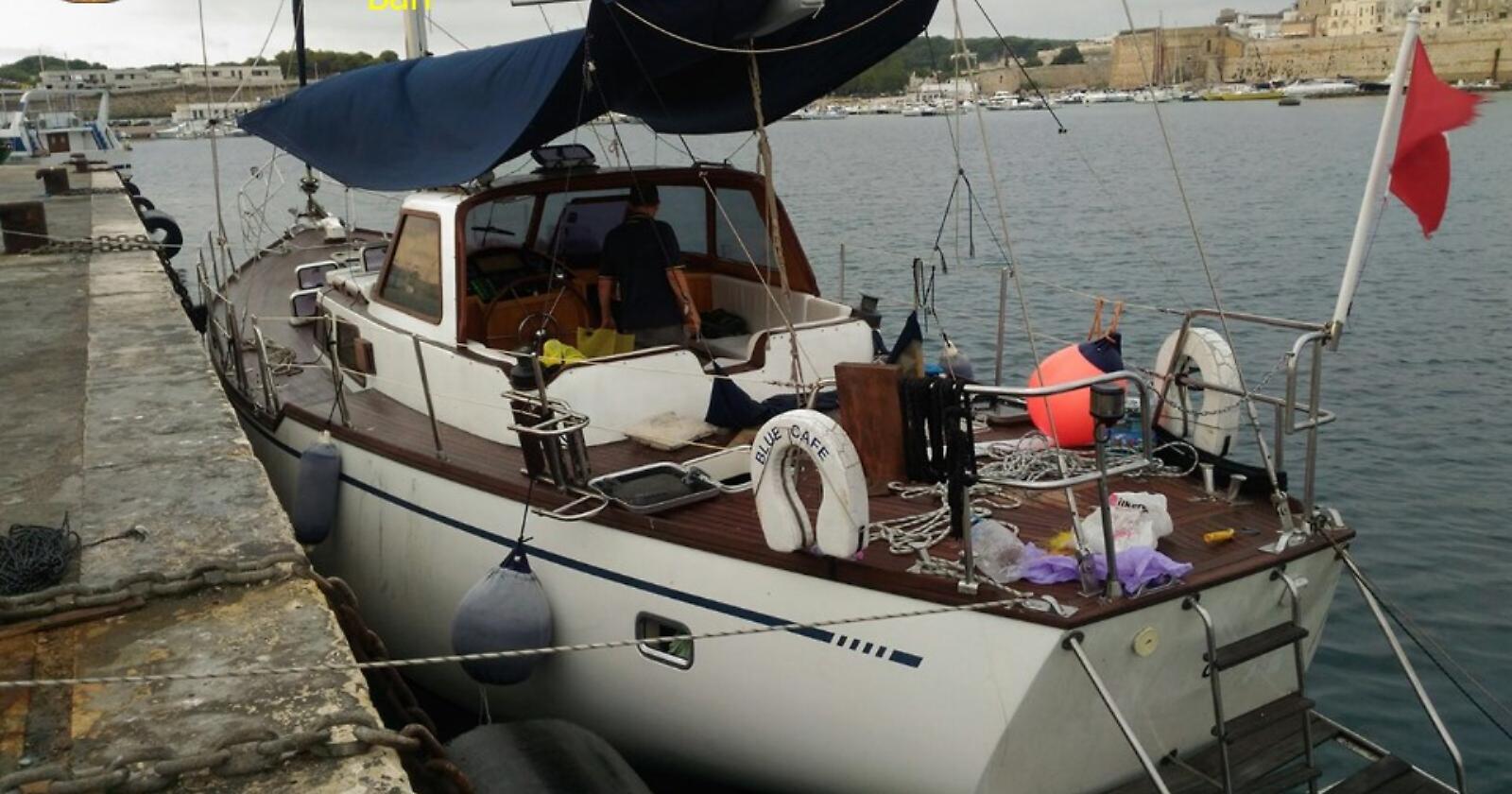 Ennesimo sbarco di migranti in Puglia, la Guardia di Finanza arresta i due scafisti ucraini