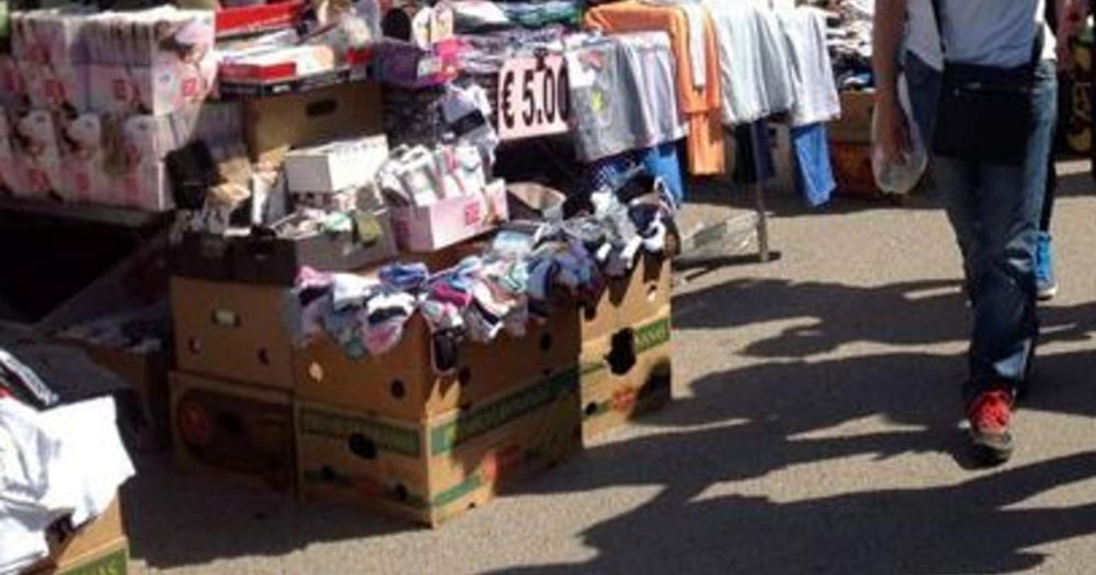 Estorsione al mercato del venerdì: duplice arresto della Polizia di Stato