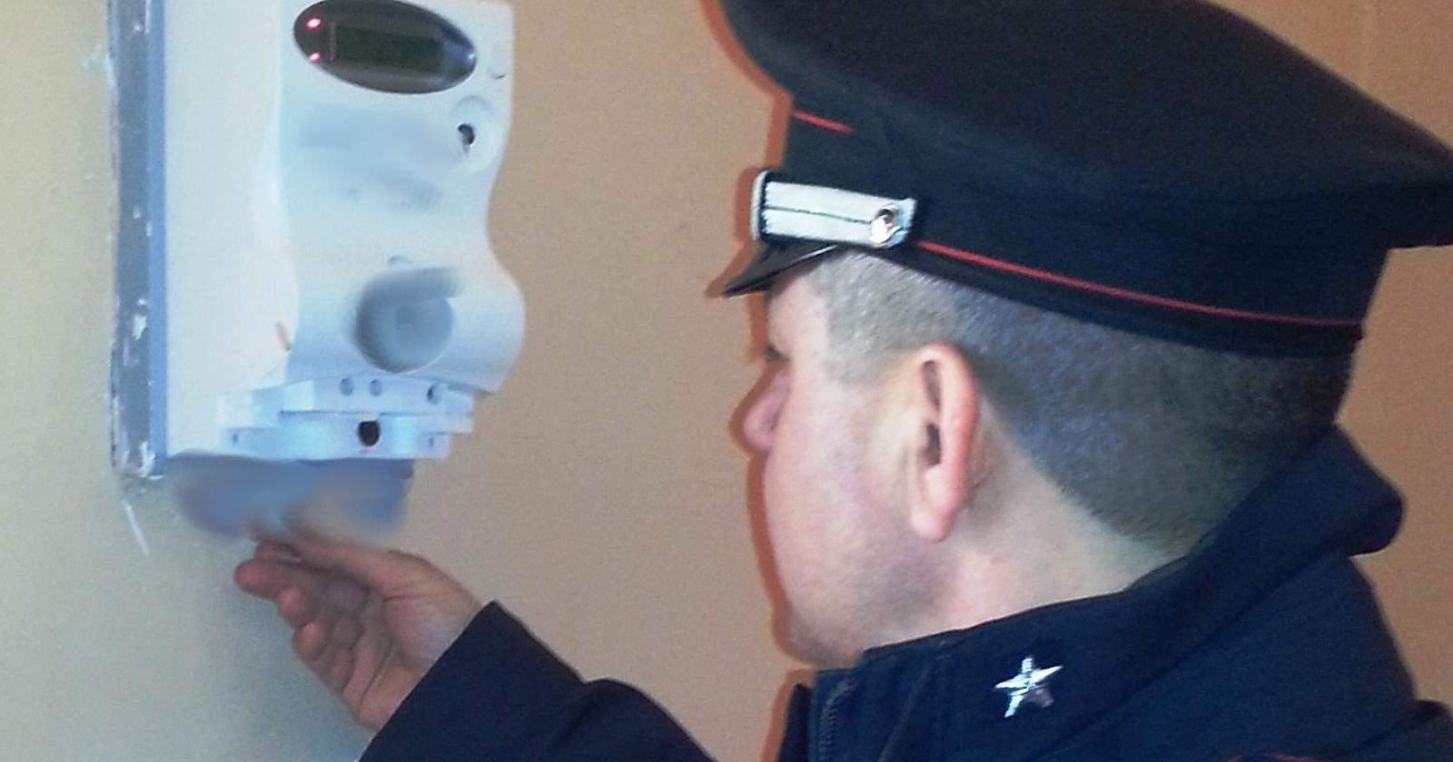 Matera, con un magnete riesce a taroccare il contatore e a rubare energia all'Enel: denunciato