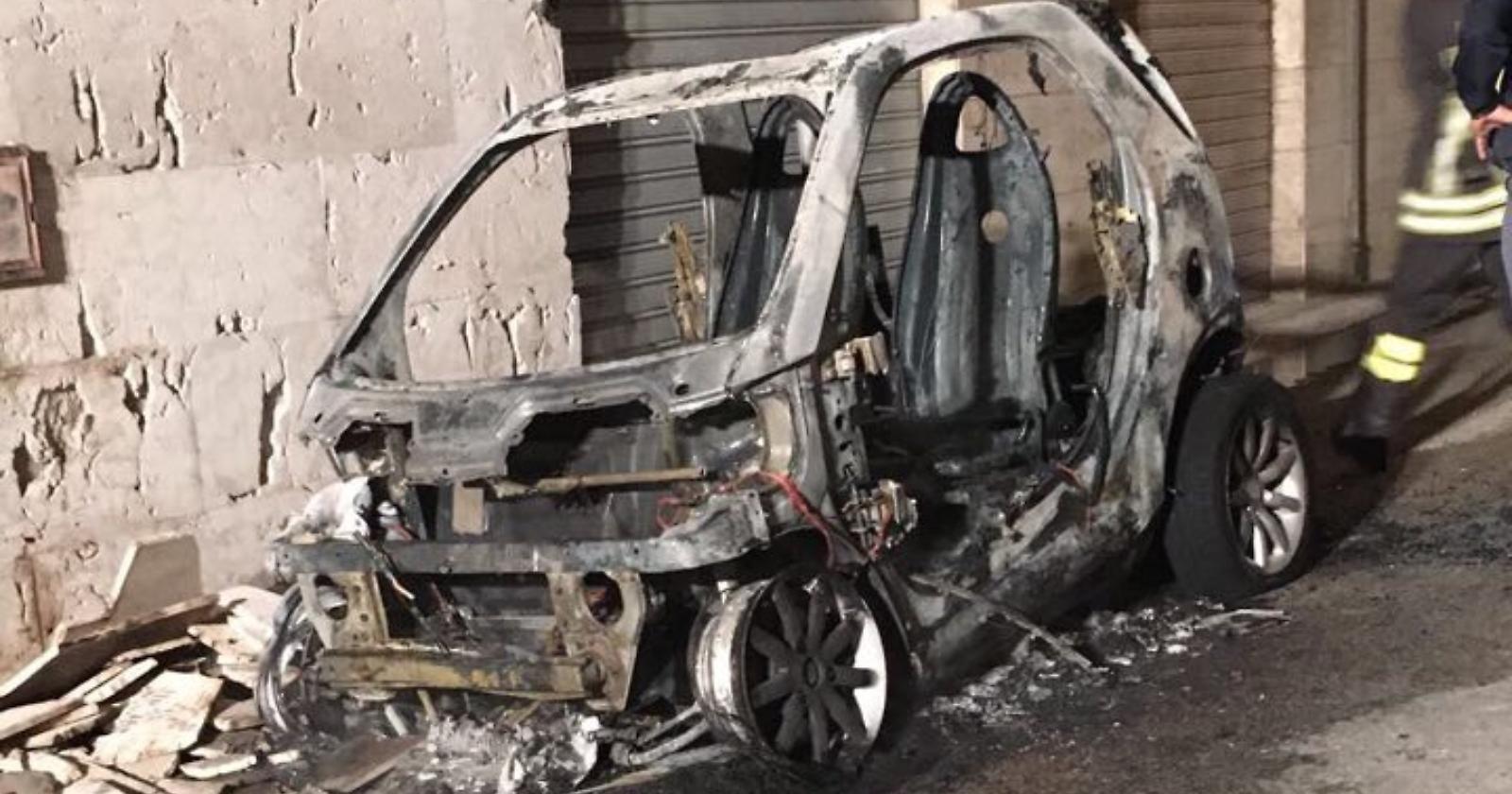 San Severo, a Dino Marino gli incendiano l'auto: «Ancora un atto intimidatorio»