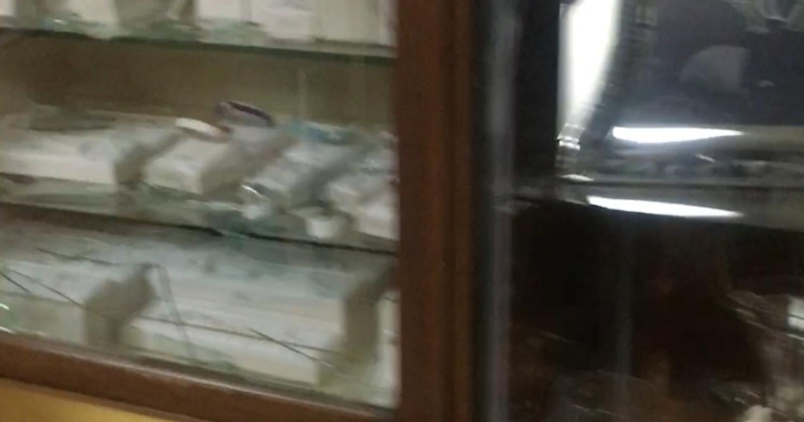 Furto alla gioielleria De Santis, il titolare: "Questa zona della città è completamente buia"