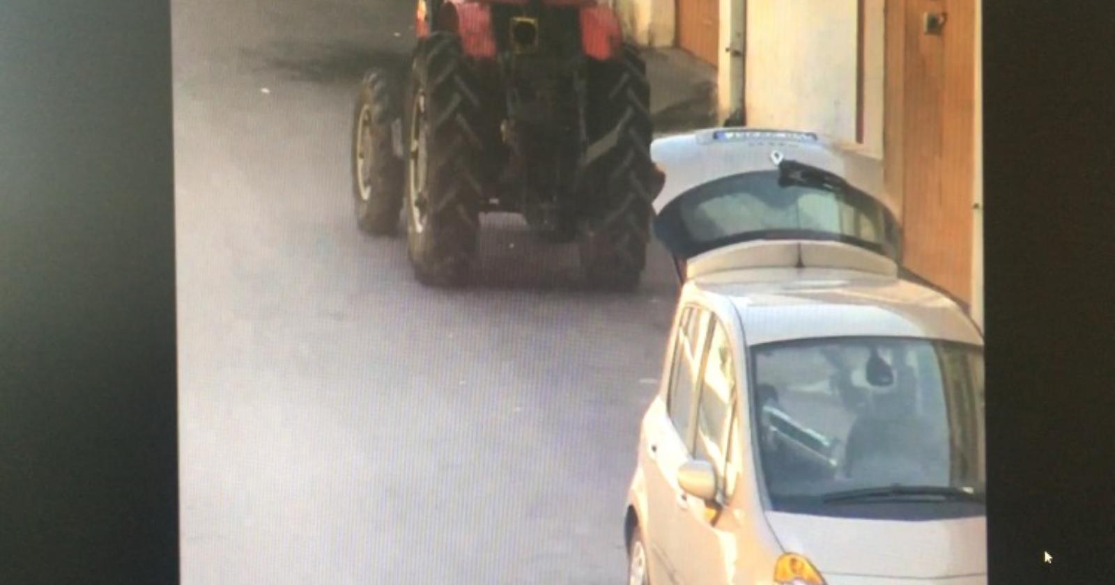 Truffe on line, rubano trattori e li rivendono sul web: 4 arresti