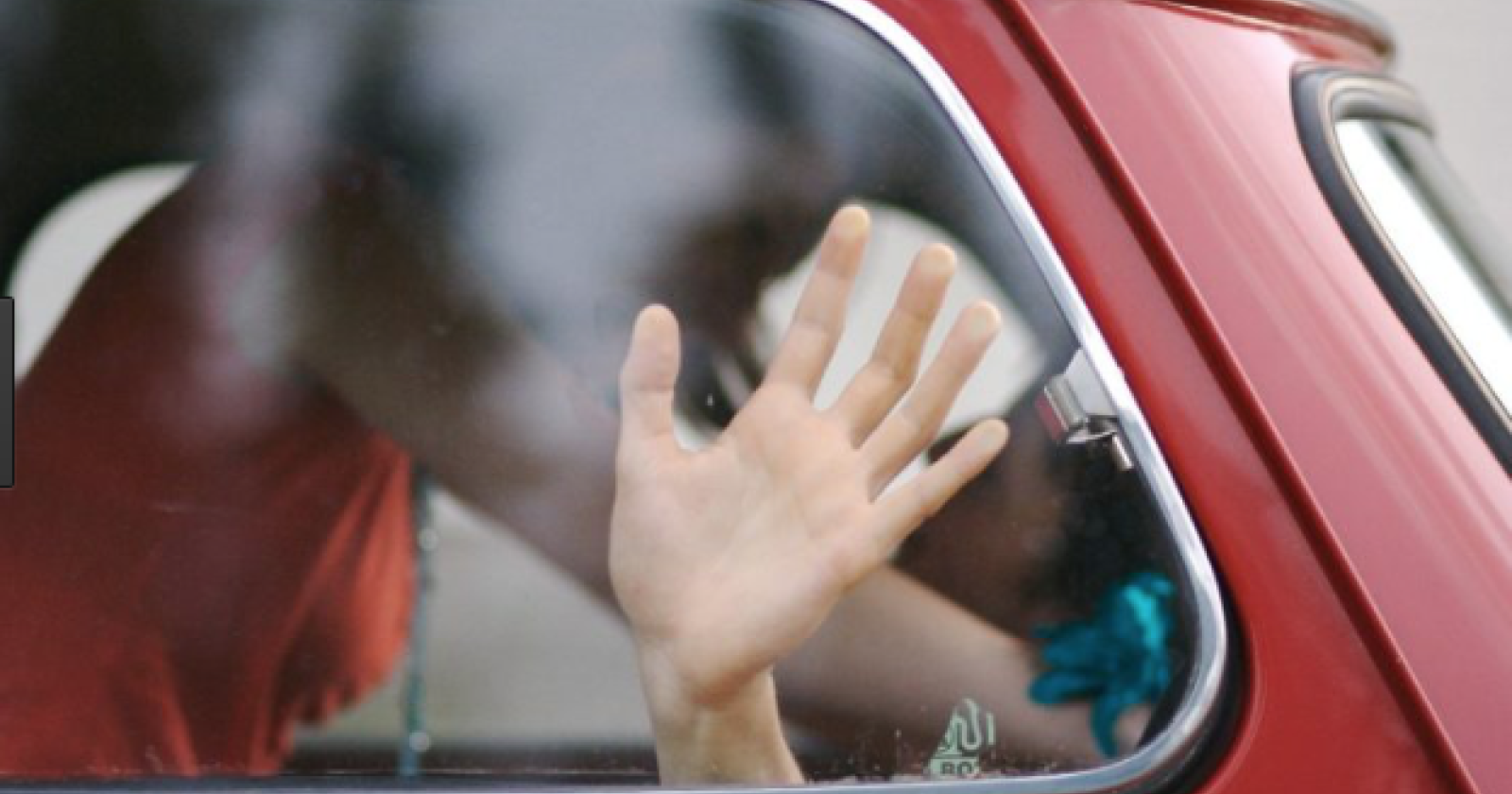 Carapelle, si appartano per un pò di intimità ma vengono rapinati dell'auto