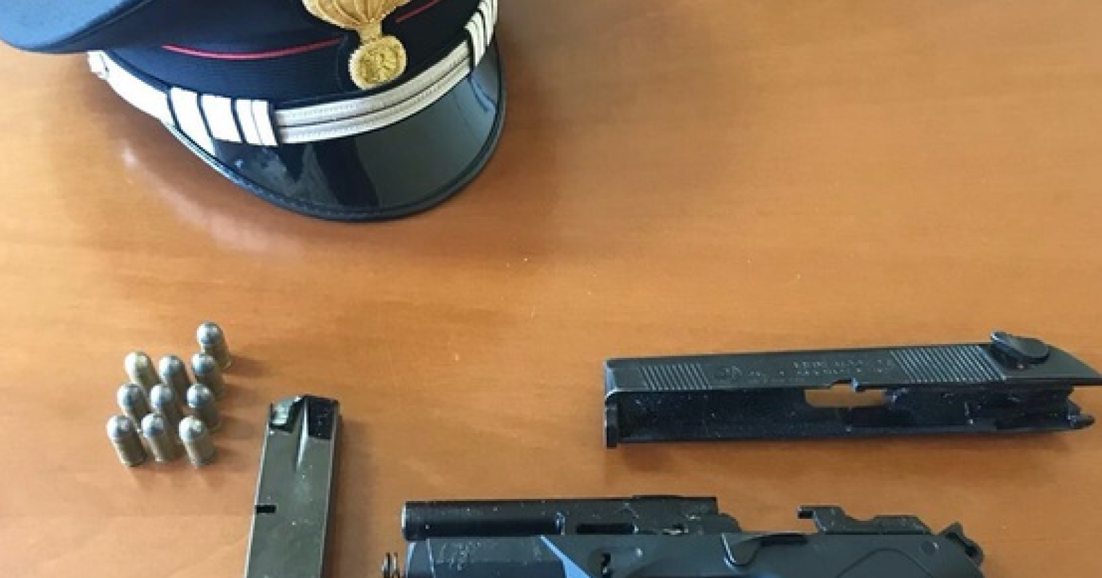 Montescaglioso, portava nella cintola una pistola automatica col colpo in canna: arrestato