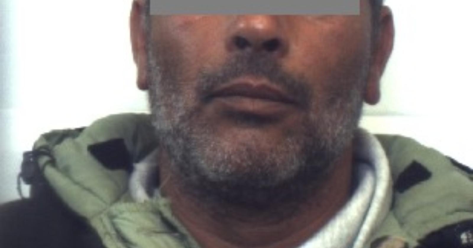 Chieuti, in un casolare droga, coltelli e allaccio abusivo alla corrente elettrica: due arresti 

