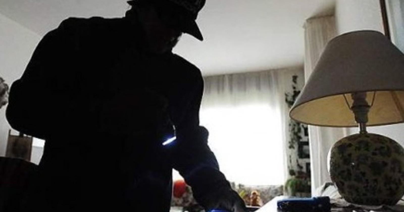 Emergenza furti a Foggia: svaligiato appartamento mentre in casa dormono tutti