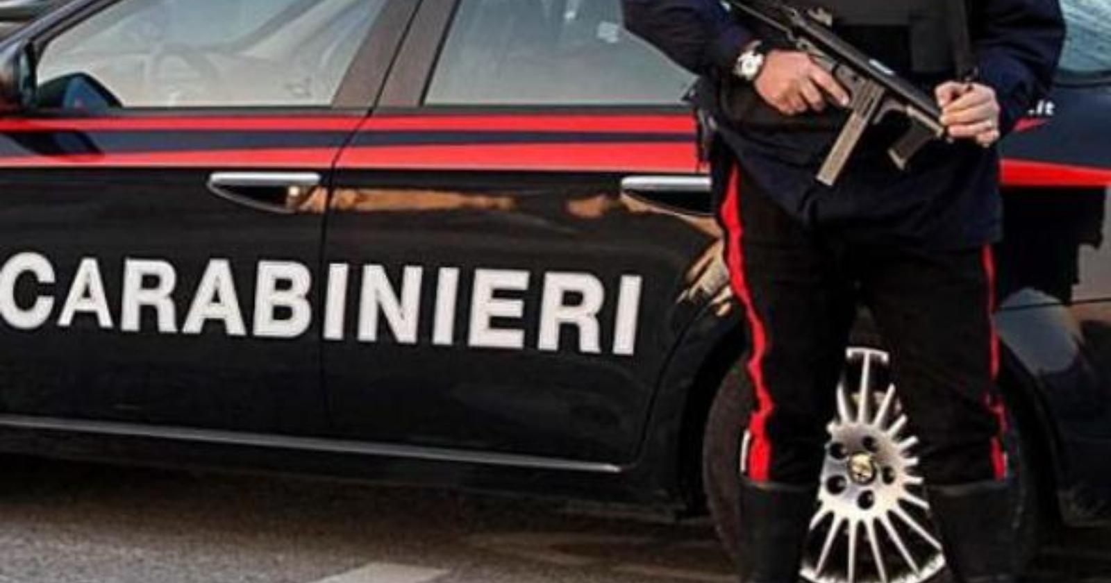 Lucera, sorpresi a rubare rame in un'azienda: arrestati due rumeni 