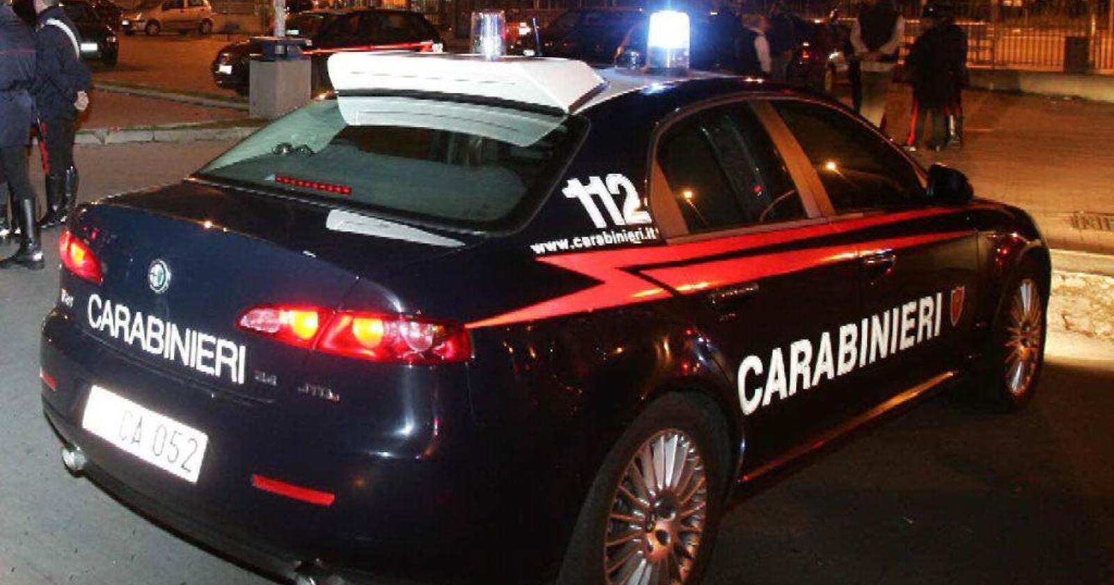 Fa irruzione in casa  per derubarla, viene scoperto e tenta di estorcere denaro: arrestato 