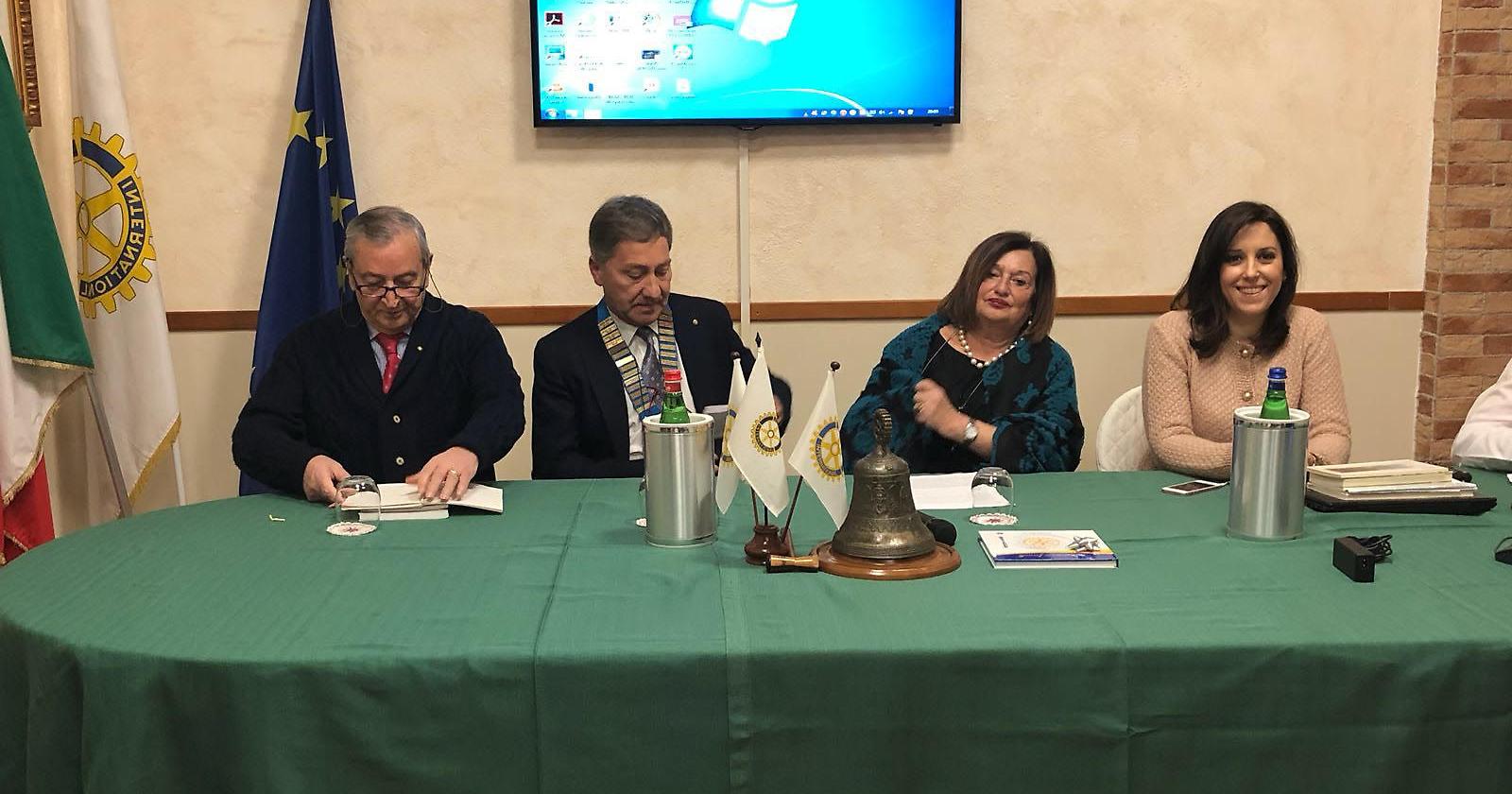 Viggiano, presentato il libro di Celeste Pansardi "Atmosfere e luci di antichi borghi"