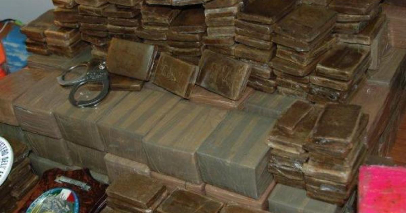 Foggia-Potenza, ecco il nuovo canale di spaccio: sequestrata una tonnellata di hashishs 