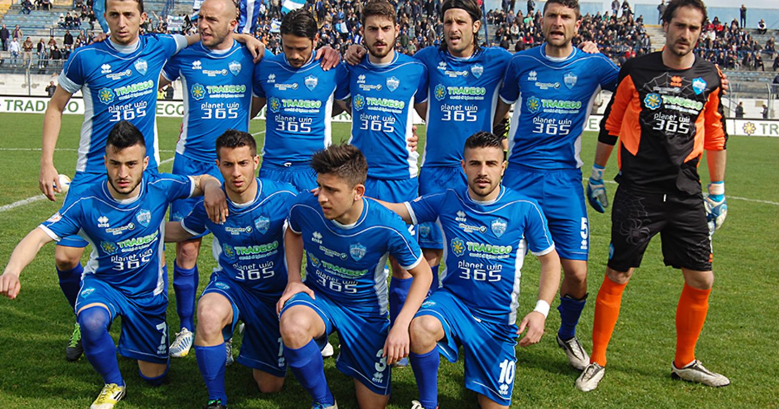 Calciatori del Matera senza stipendio si rivolgono all'Associazione italiana calciatori