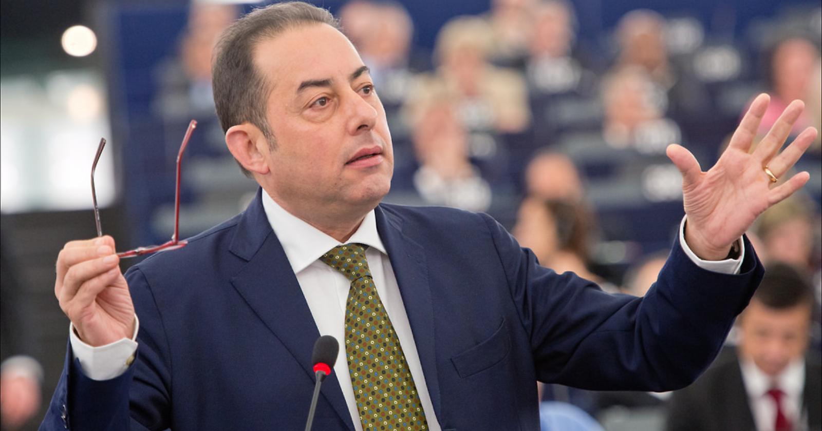 La caduta degli Dei: Gianni Pittella è terzo in Basilicata al Senato