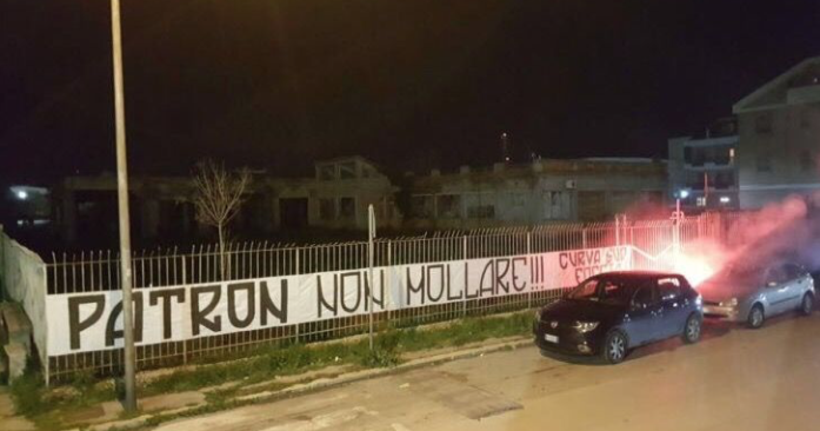 Foggia Calcio: “Patron non mollare!!!!”, spunta uno striscione davanti al carcere 