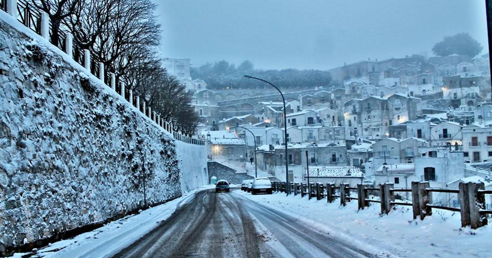 Domani scuole chiuse per neve a Monte Sant'Angelo