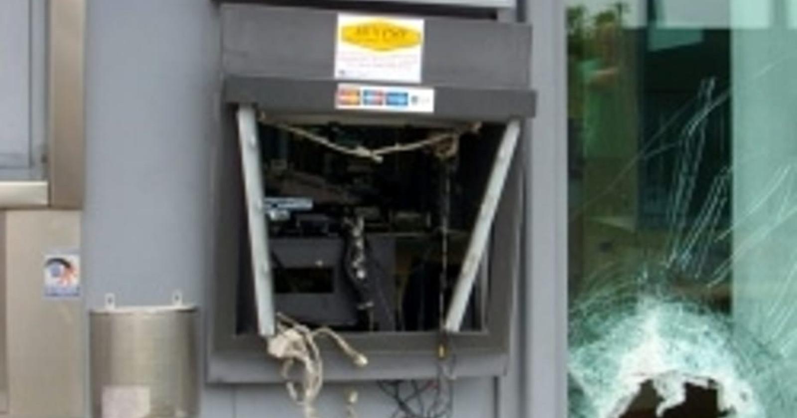 Candela, assalto al bancomat della Banca Popolare di Bari