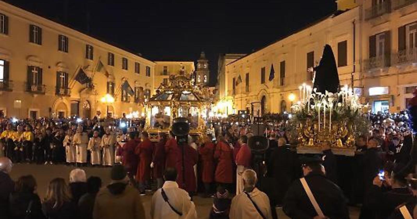 Il Vescovo assente alla processione del Venerdì Santo: dietro probabili disaccordi con le confraternite 