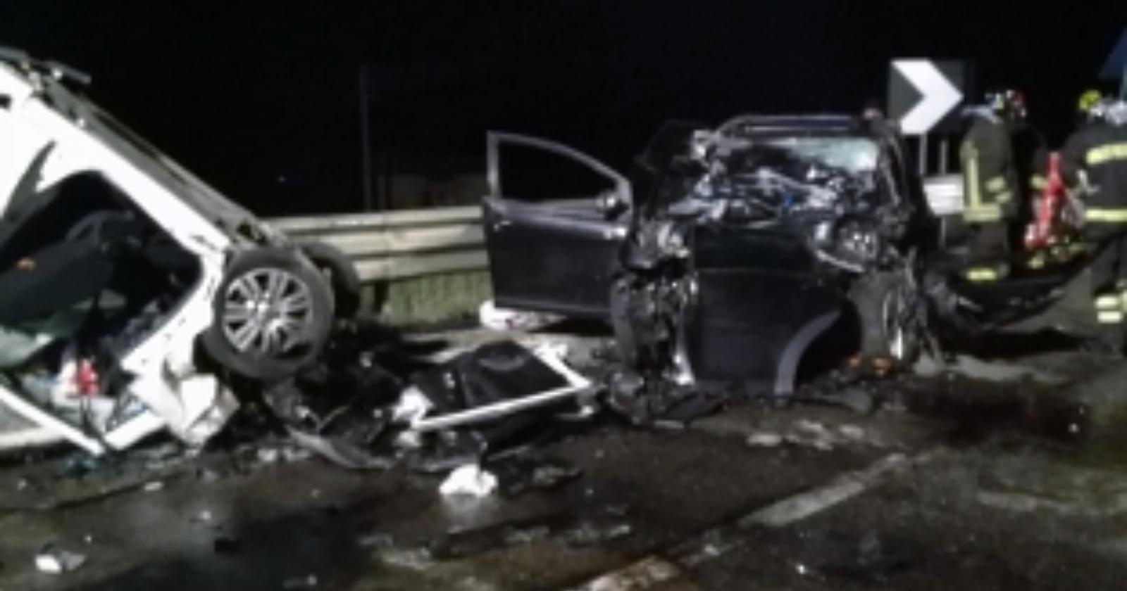 Incidente stradale vicino Pisticci, morti quattro ragazzi del Materano 