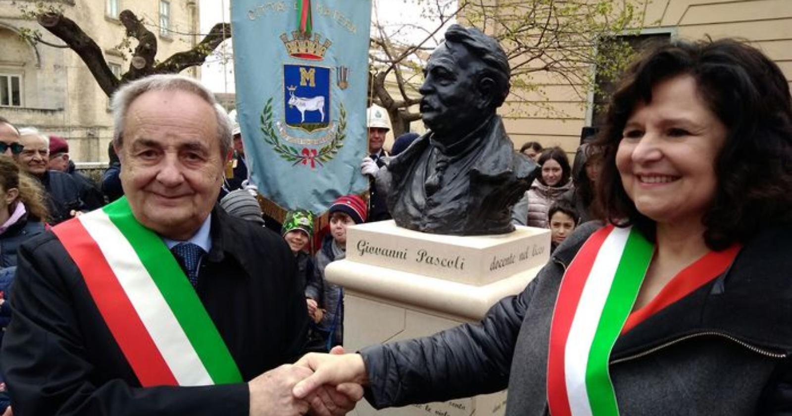 Matera celebra il 106esimo anniversario di Pascoli dedicandogli un monumento