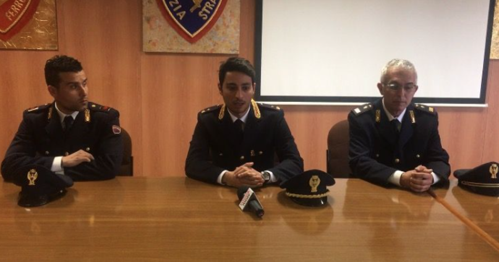 Foggia: poliziotti salvano la vita ad un neonato