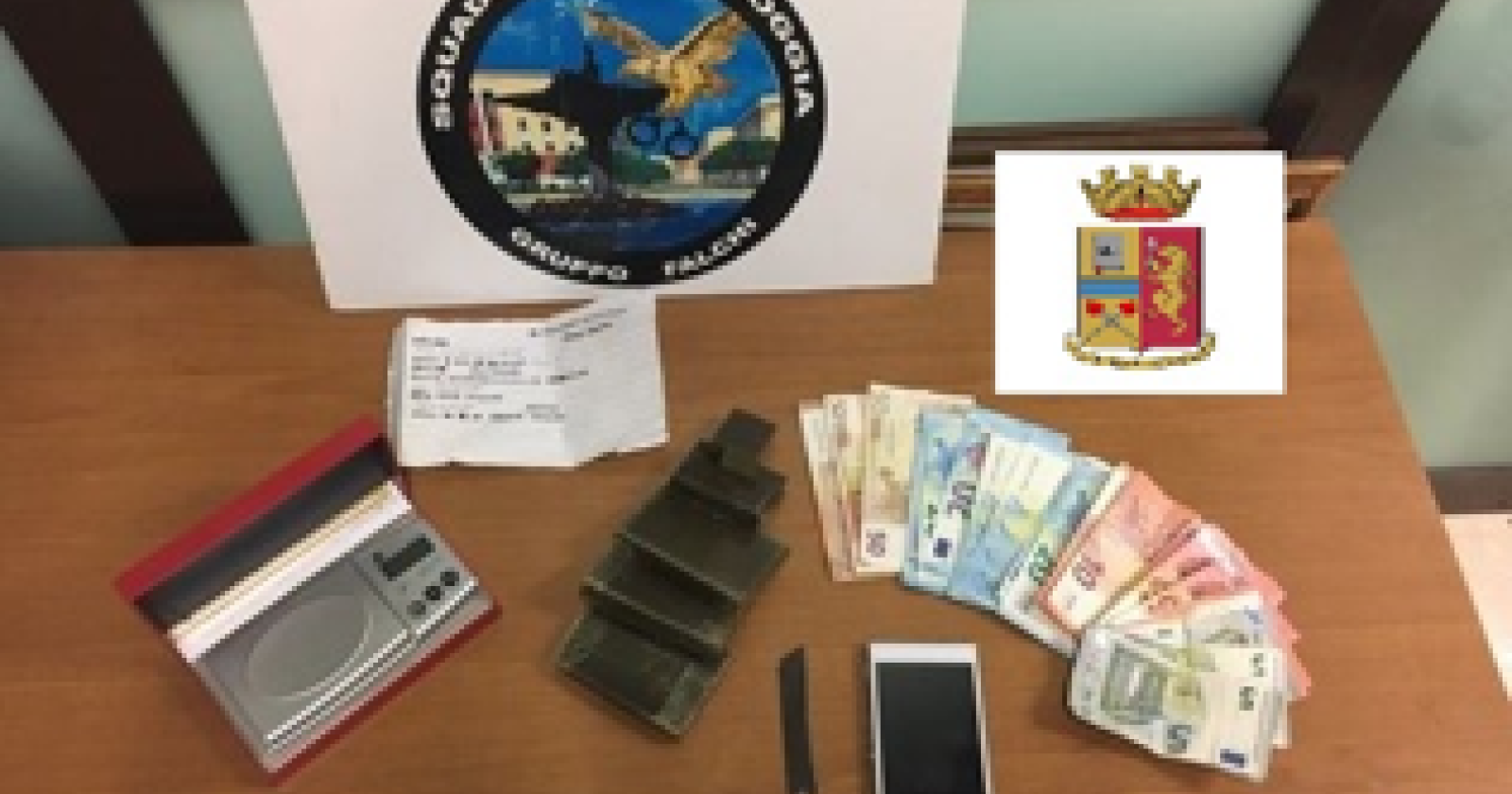 Hashish nascosta in un cappellino: arrestato 24enne