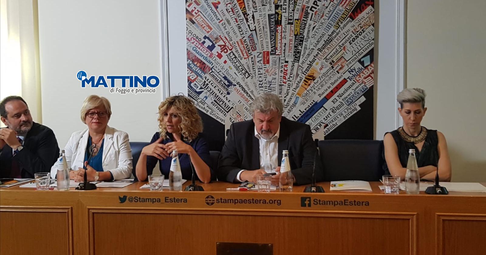 Taranta, la Lezzi vorrebbe che la Puglia ballasse tutto l'anno