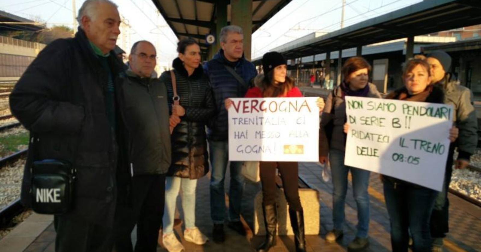 Sulla Termoli-Foggia l'inferno quotidiano su un treno da forno crematorio