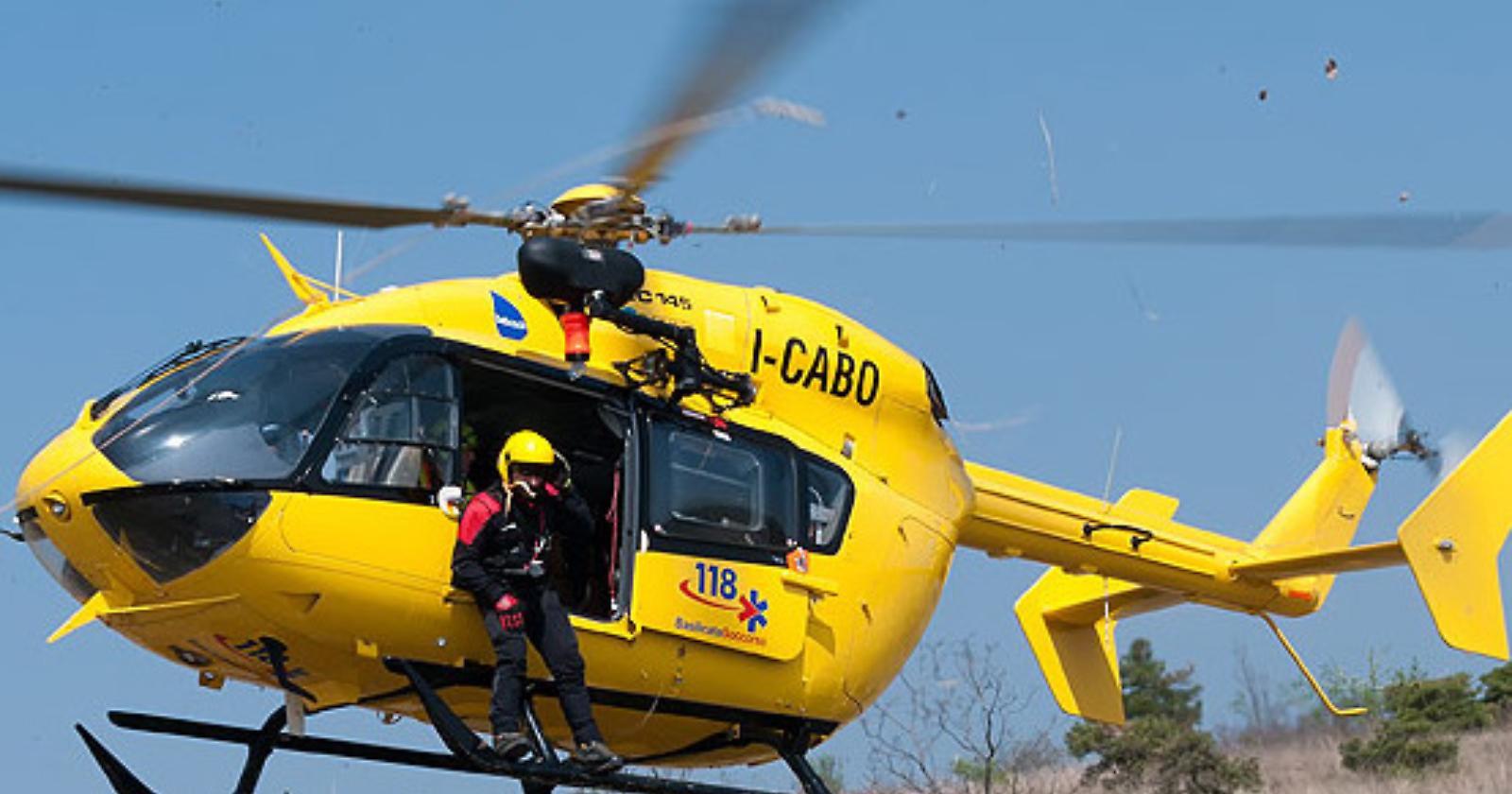 Basilicata soccorso, due elicotteri del 118 sequestrati: si alzavano in volo con troppo peso a bordo