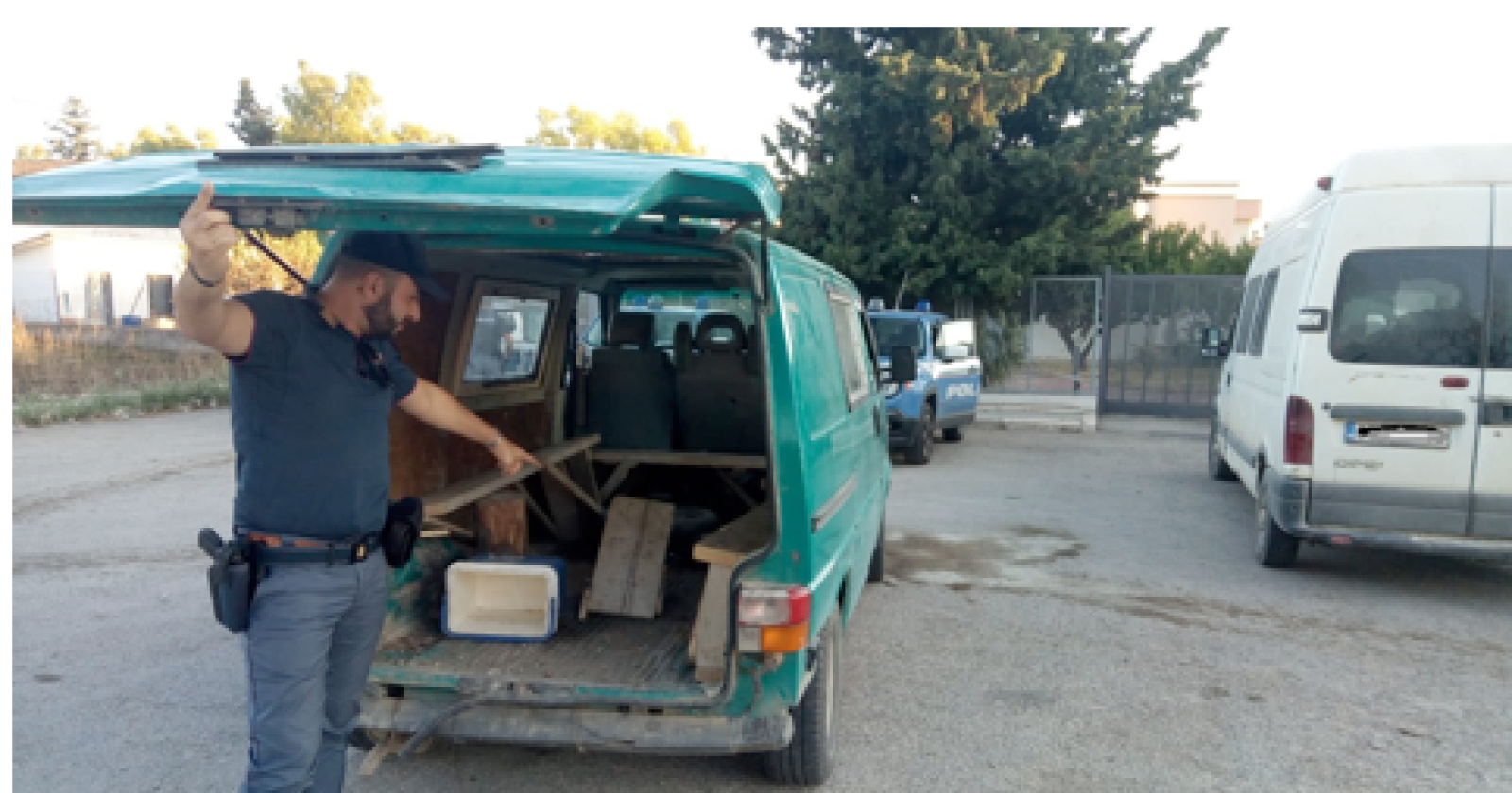 Lotta al caporalato, sequestrati tre furgoni "killer": c'è un denunciato