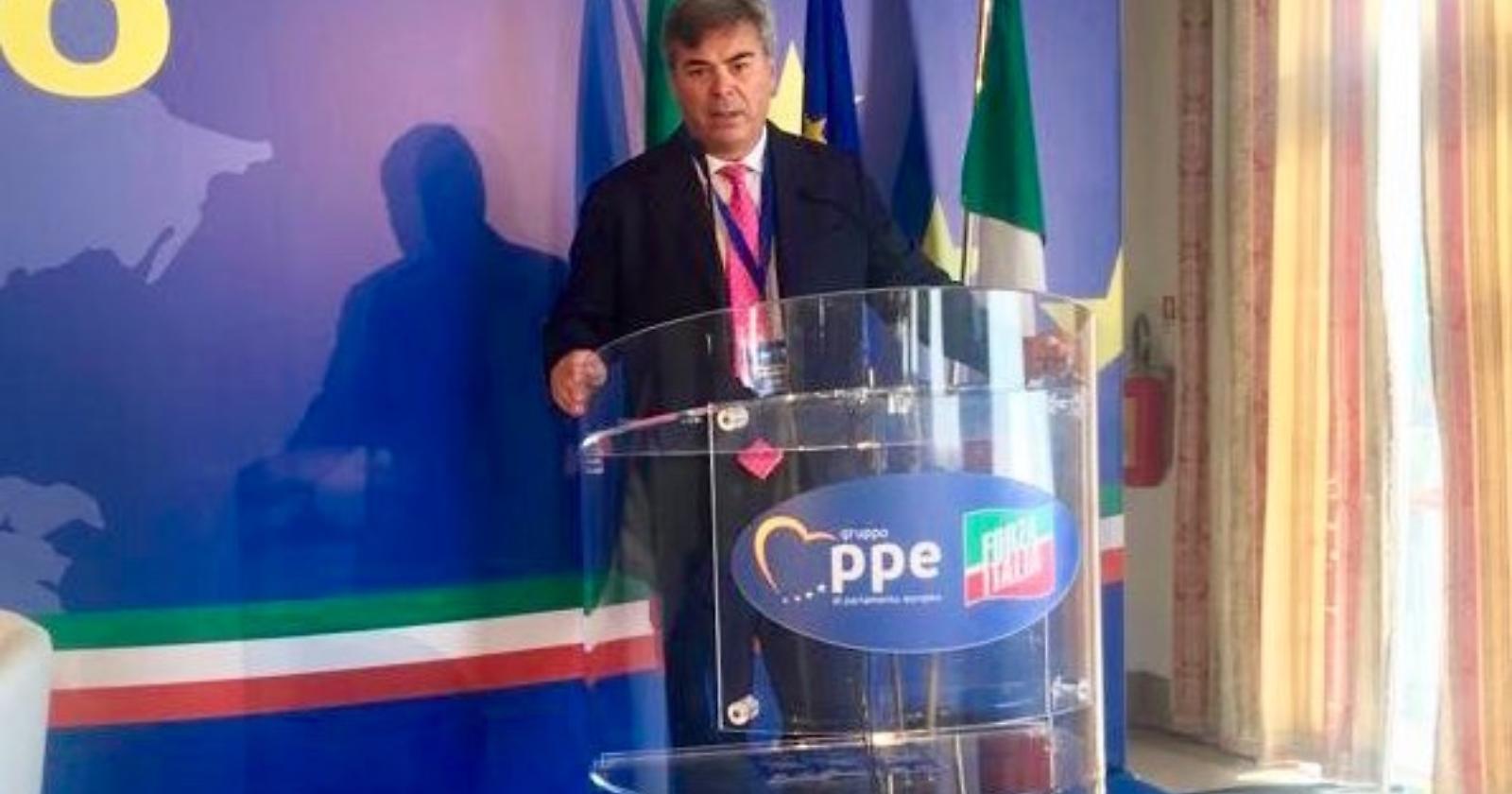 Dalla festa di Forza Italia a Fiuggi, Landella contro il taglio ai fondi per le periferie: «Per protesta non andrò da Conte a Volturara»