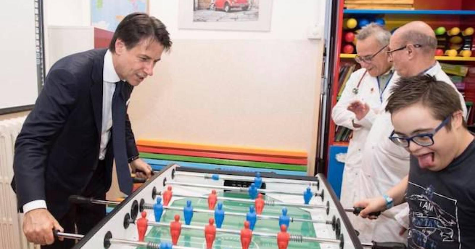 Conte a San Giovanni Rotondo: la legge di Bilancio non è roba da giocarsi a biliardino. Piena fiducia a Tria