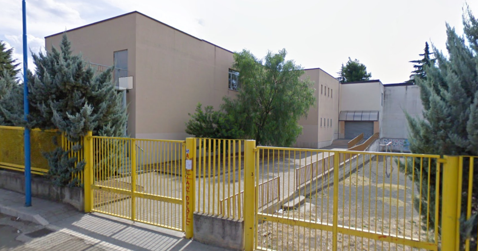 A Lavello la palestra dell'Istituto comprensivo si rifà il look
