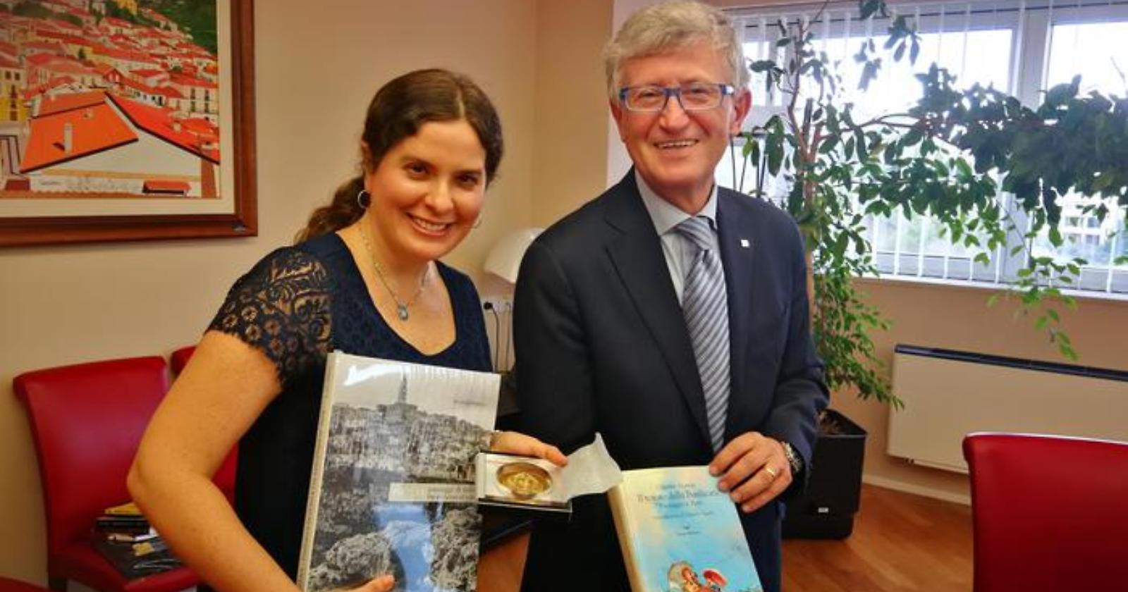 Da Castelluccio Superiore al Perù, la storia di Aida Orezzoli, cantante cattolica di origini lucane che ha fatto fortuna in America Latina