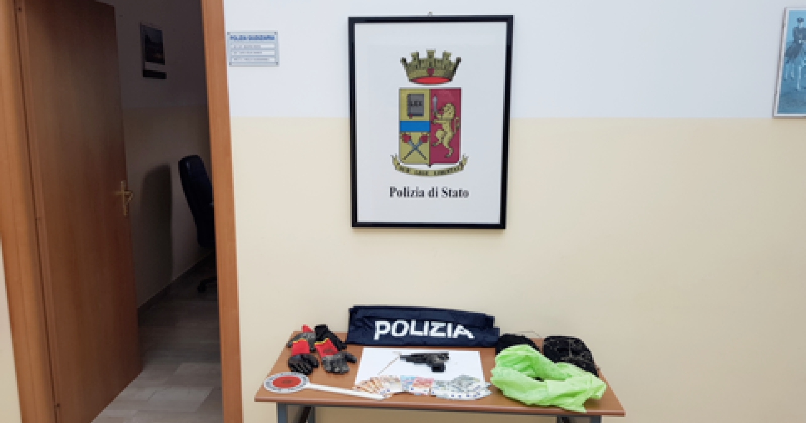 Rapinano l'ufficio postale grazie alla segnalazione di un cittadino vengono arrestati in pochi muniti 