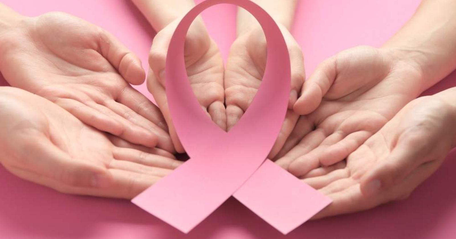  Tumore al seno, il teatro Stabile e il Comune di Potenza si illuminano di rosa