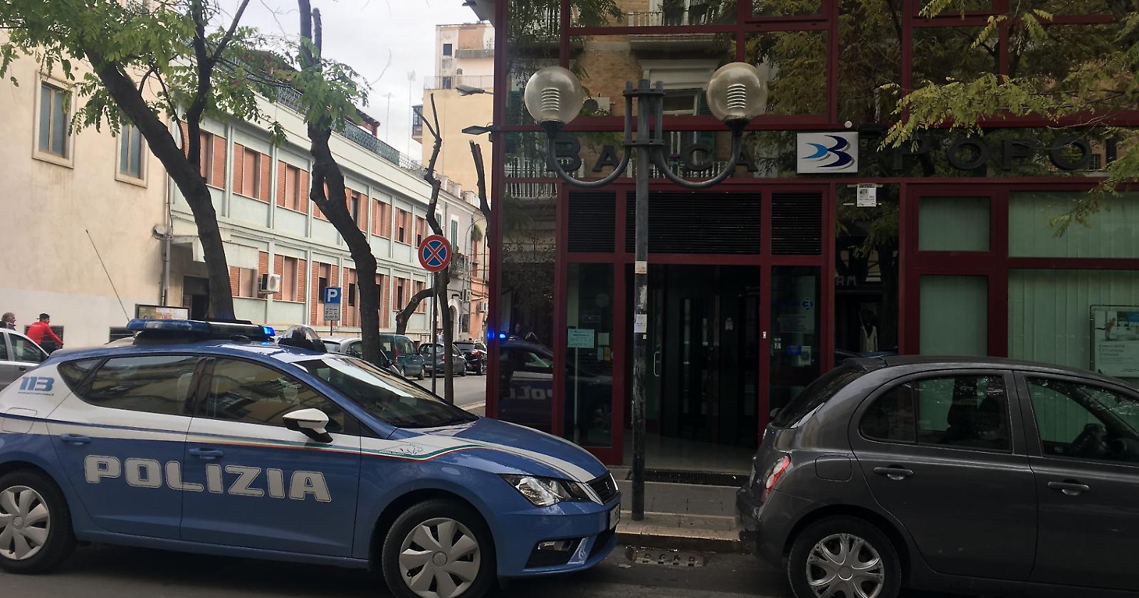 Via Matteotti, rapina alla Banca Popolare di Puglia: ci sarebbe un fermato 