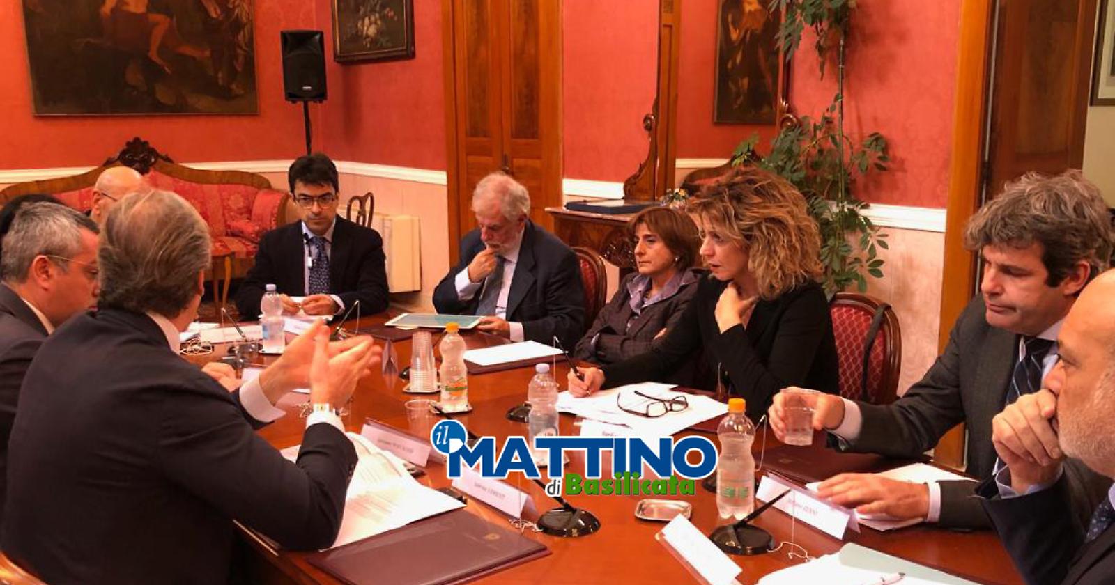Barbara Lezzi a Matera: «Elezioni regionali prima di Maggio, abbiamo una Regione in ostaggio»