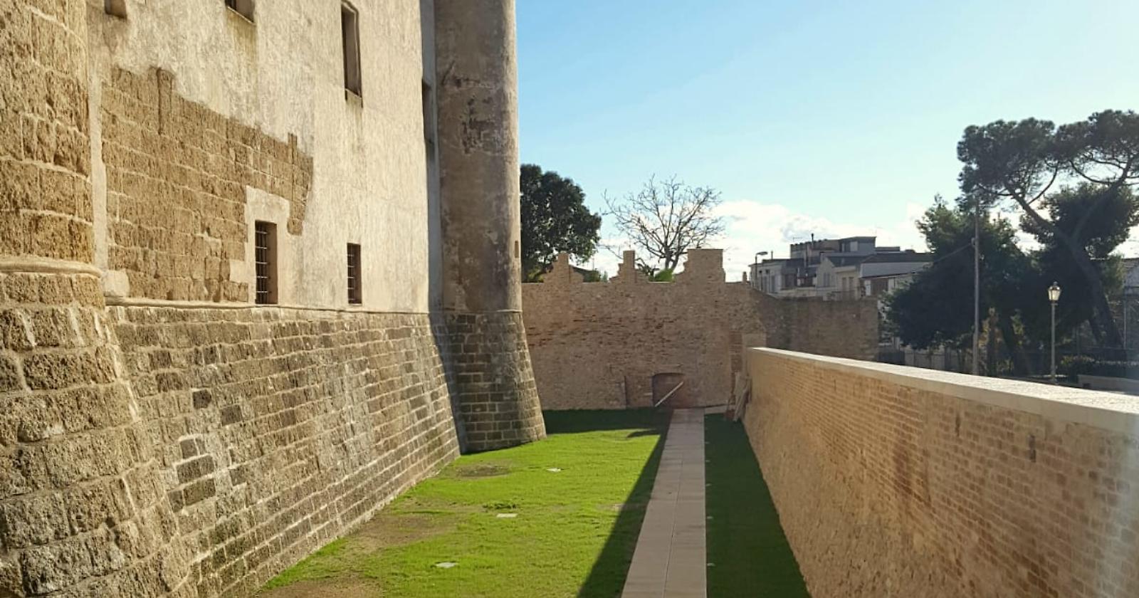 Torremaggiore: completati i lavori di riqualificazione del fossato del Castello Ducale