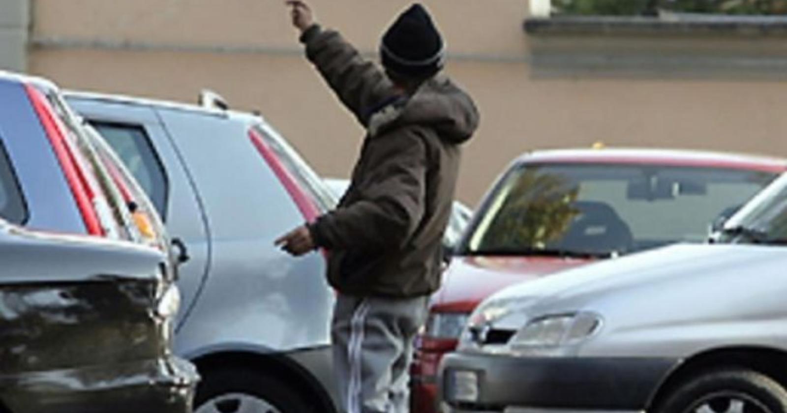 Lotta ai parcheggiatori abusivi: i controlli della polizia di Stato