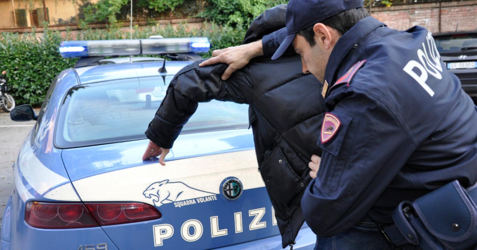 Molesta abitualmente una minorenne sull'autobus, arrestato 39enne a Potenza