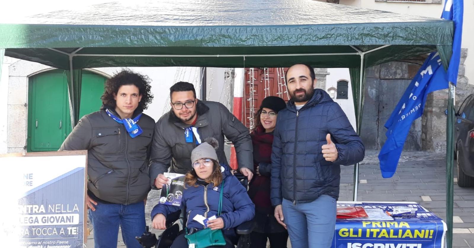 Il gazebo della Lega ad Abriola riscuote successo