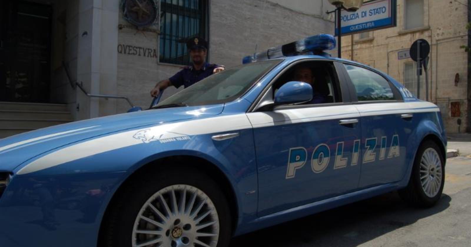 Matera, pregiudicato minaccia una ragazza con un coltello. Lei si barrica nel negozio. Salvata dai carabinieri