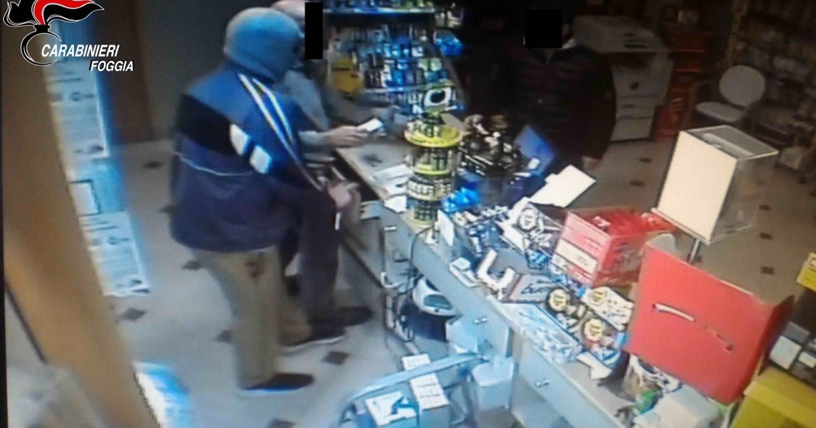 San Severo, armato di coltello rapina tabaccheria: arrestato 
