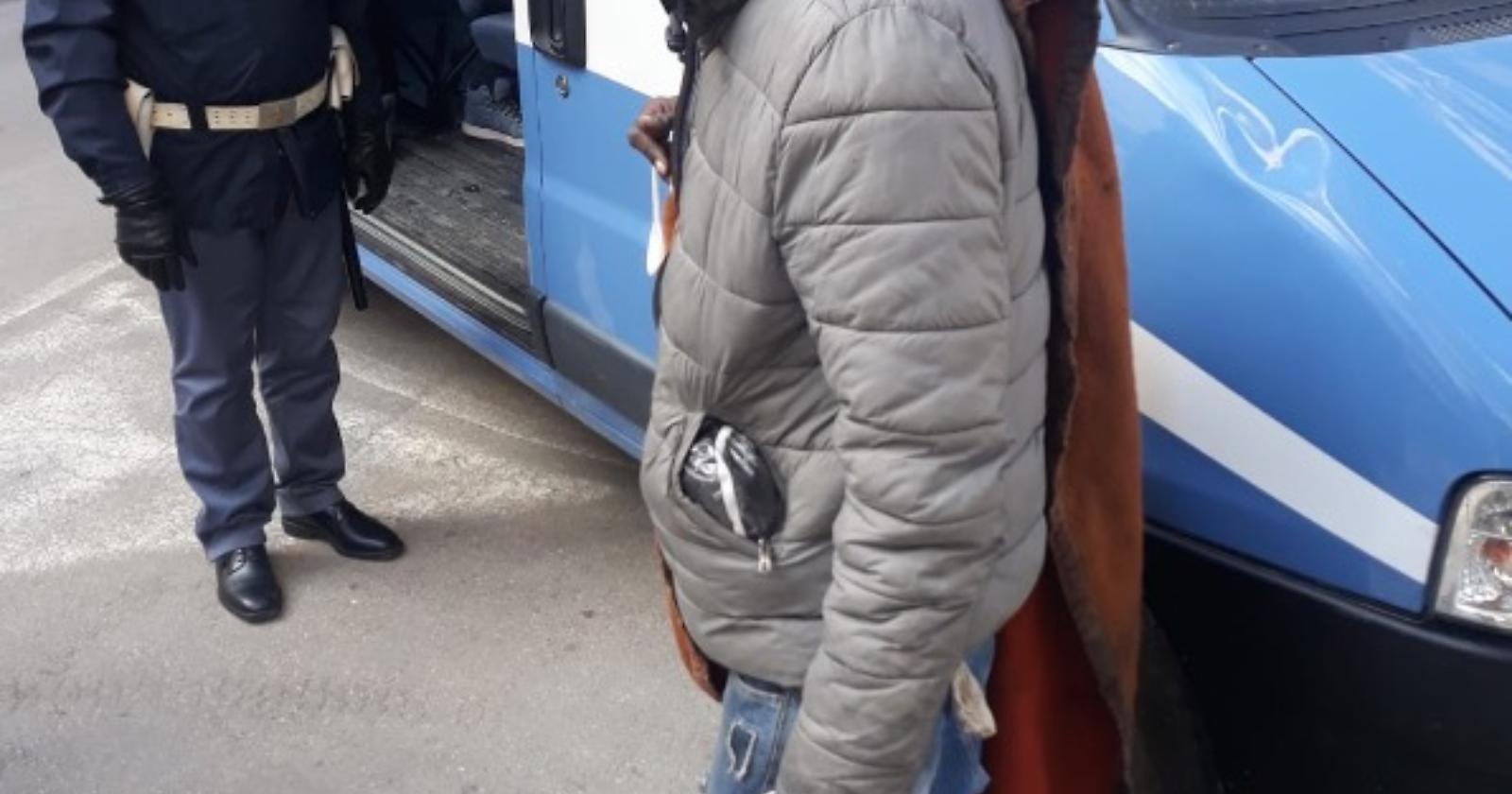 Blitz  quartiere Ferrovia: oltre 60 stranieri controllati dalla Polizia 
