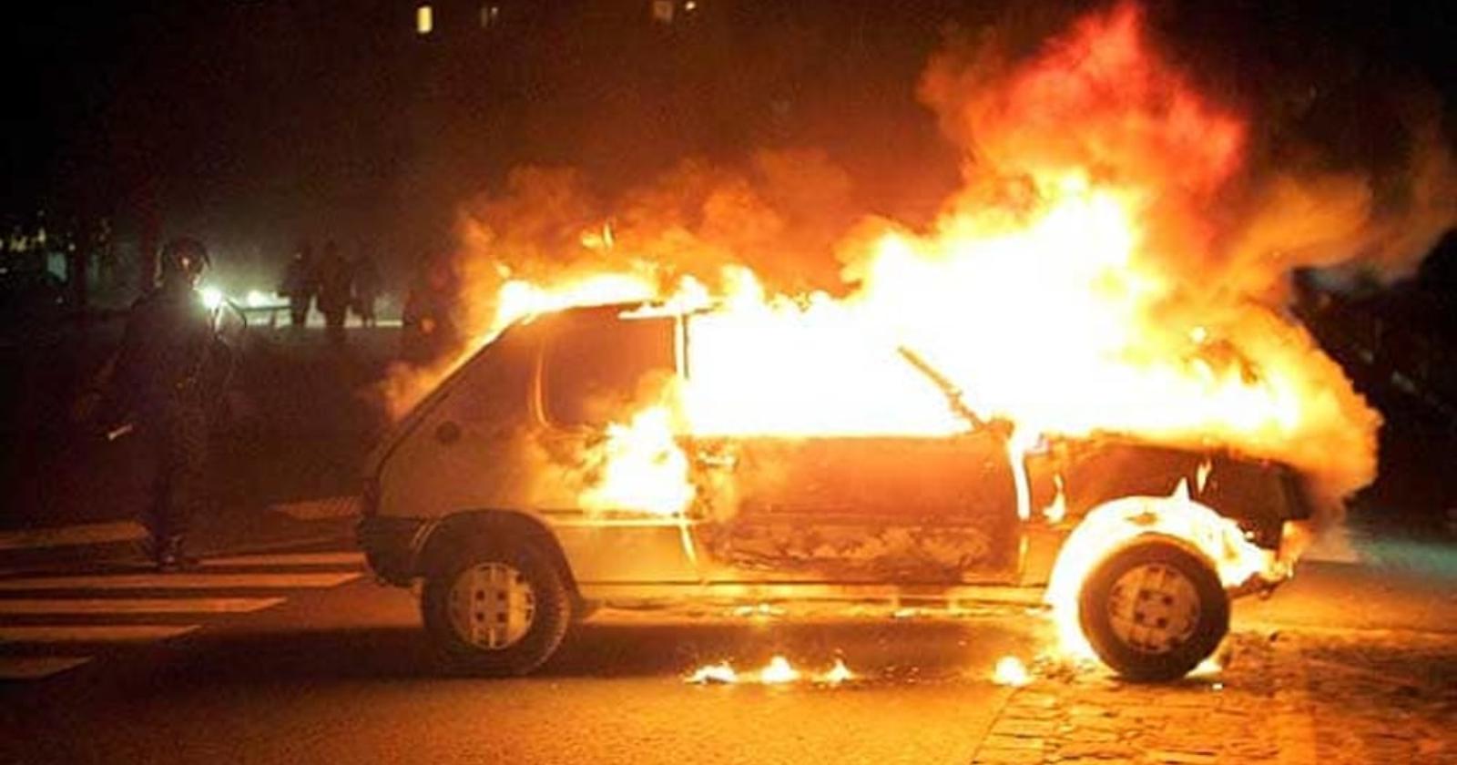 Rignano Garganico, atto vandalico: in fiamme quattro autovetture 