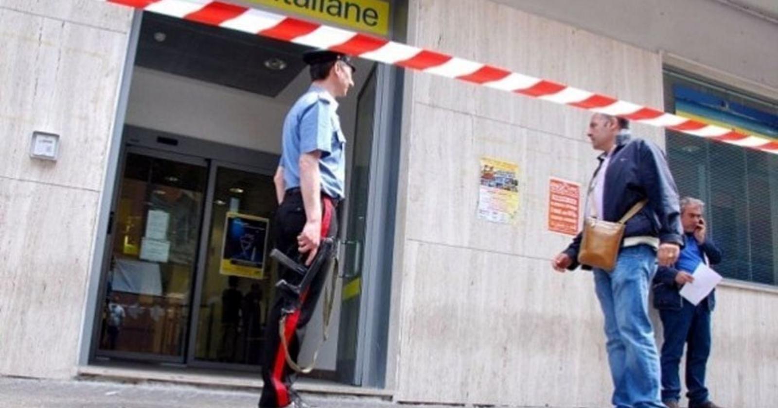 Orta Nova, banditi armati di taglierino rapinano ufficio postale 