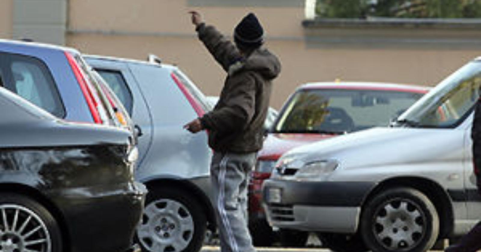 Stop ai parcheggiatori abusivi: ci pensa la Polizia di Stato 
