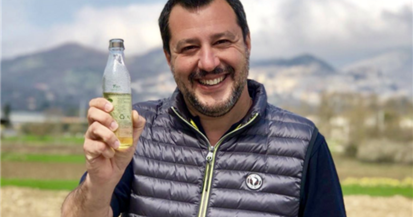 Matteo Salvini su Twitter: «Una cedrata al volo e tra poco ci vediamo a Muro Lucano, Basilicata arrivo»