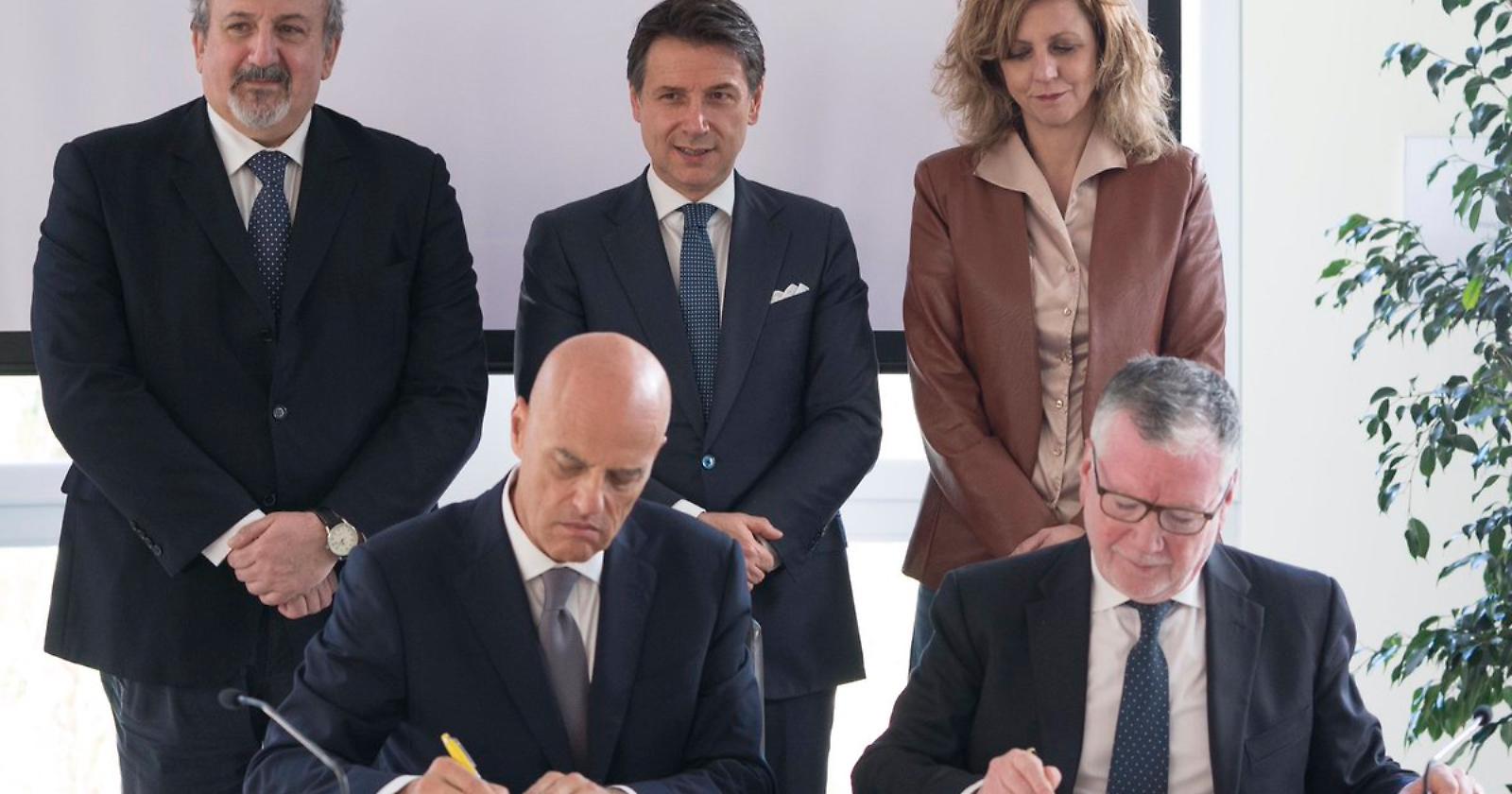 A Lecce Conte fa accordi con l'Eni che ha avvelenato la Basilicata