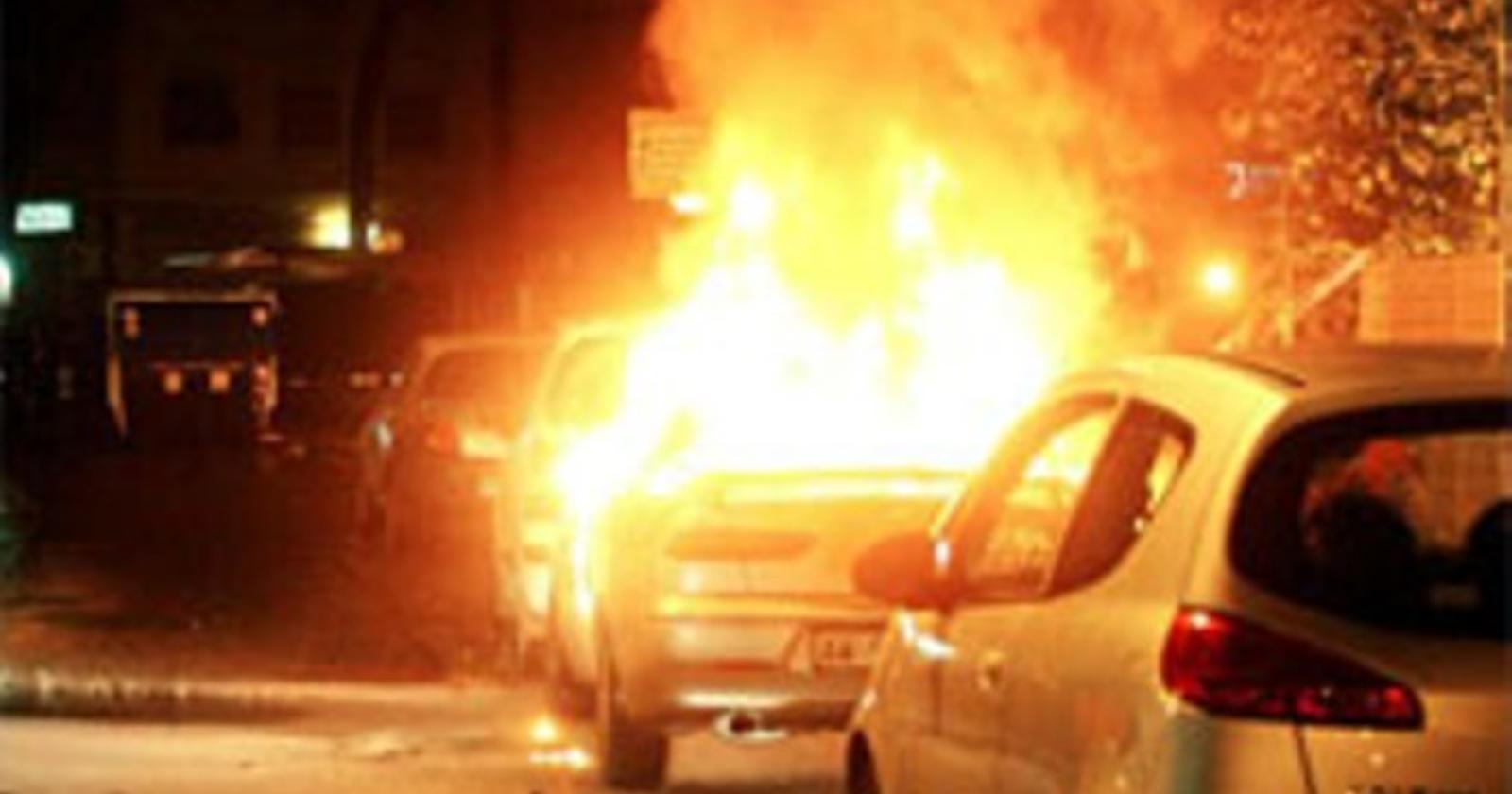 Margherita di Savoia, in fiamme auto 65enne