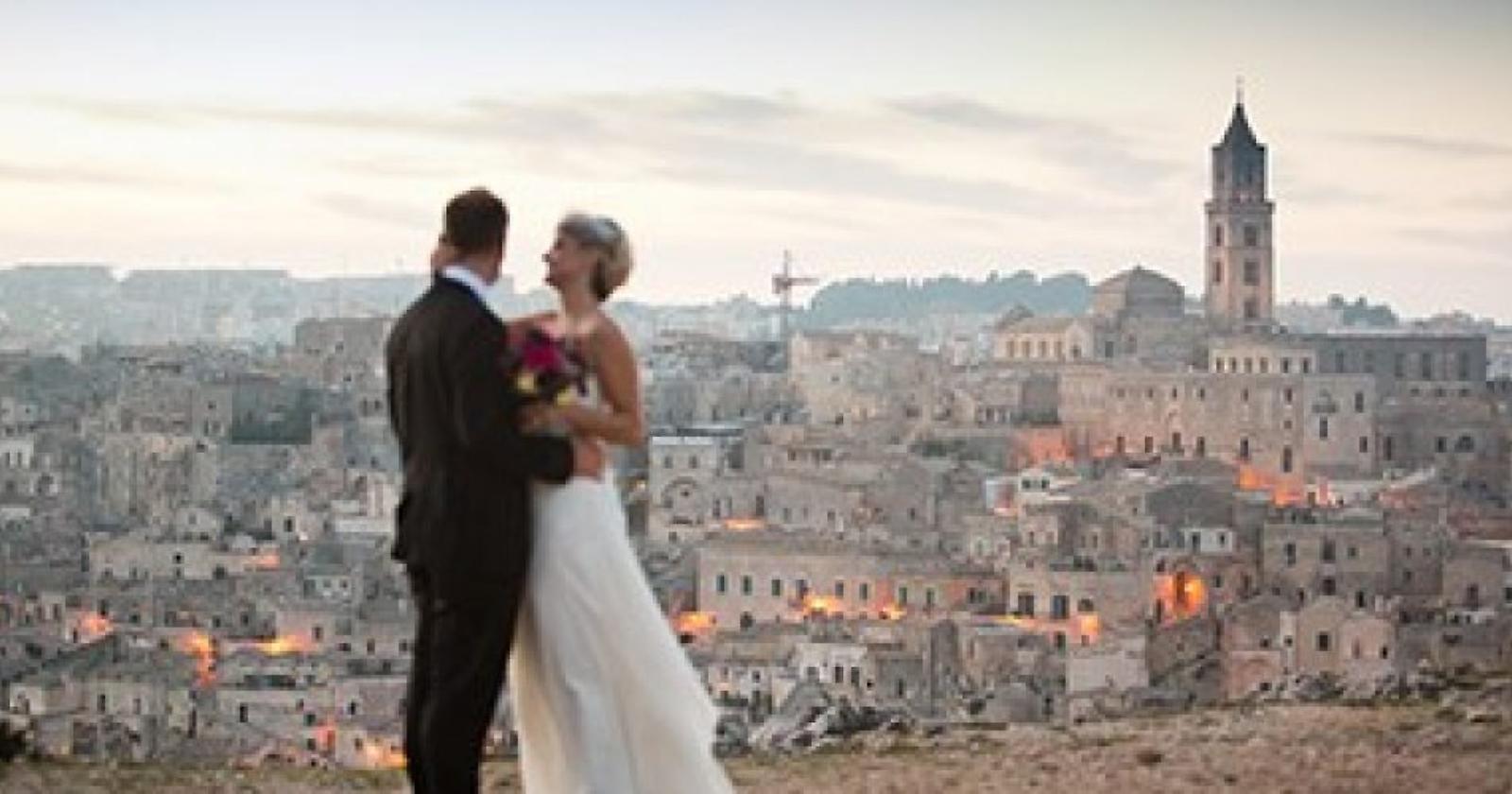 A Matera vietato lanciare coriandoli sugli sposi... e forse anche il riso